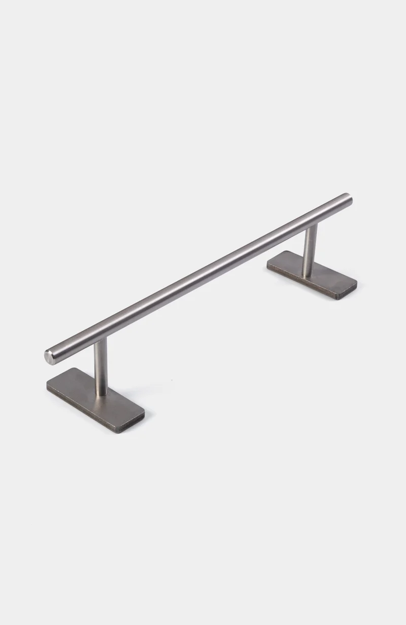 Fingerboard Rail