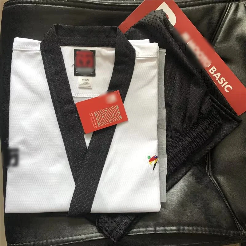 MOOTO Poomsae-Dobok Senior Dan für Damen und Herren