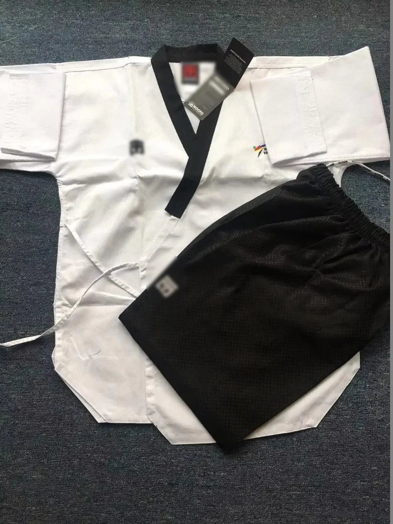 MOOTO Poomsae-Dobok Senior Dan für Damen und Herren