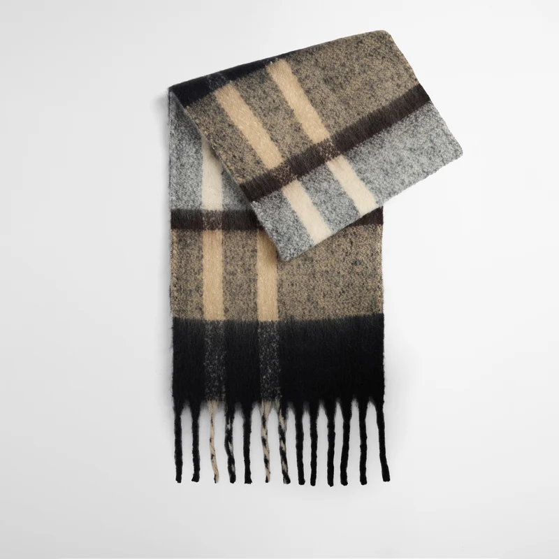 Isla Tartan Boucle Scarf