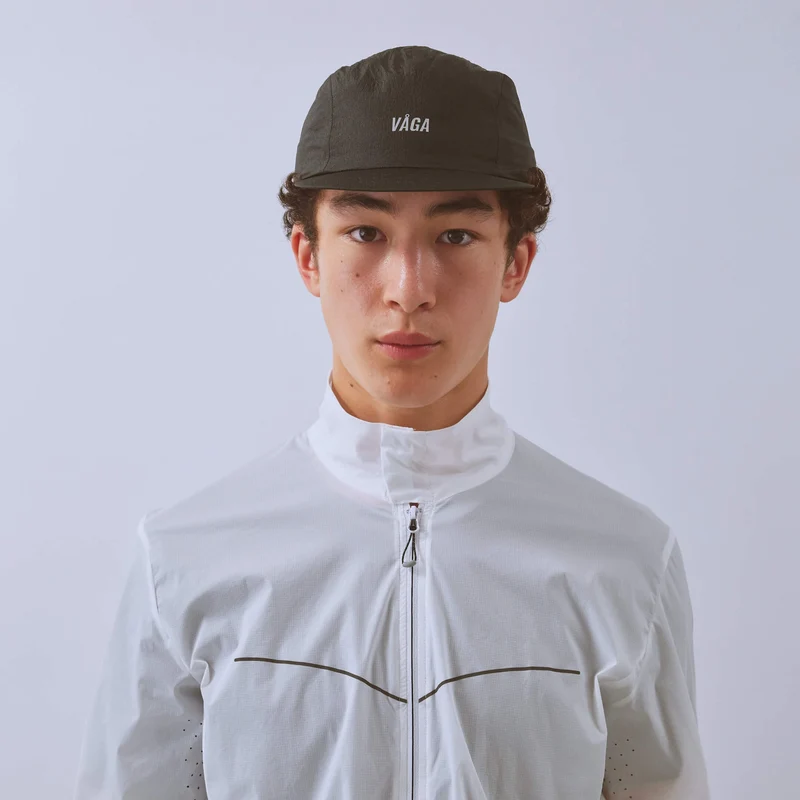 Wind Resistant Feather Racing Cap