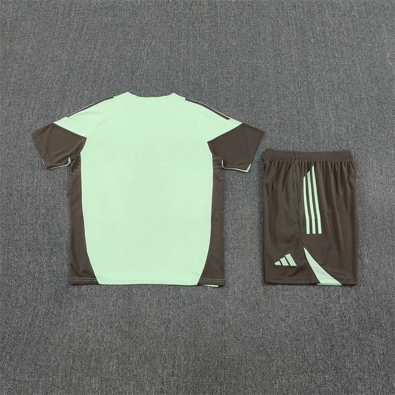 Real Madrid Trainingsset 25/26 Trikot Grün und Shorts Dunkelgrau