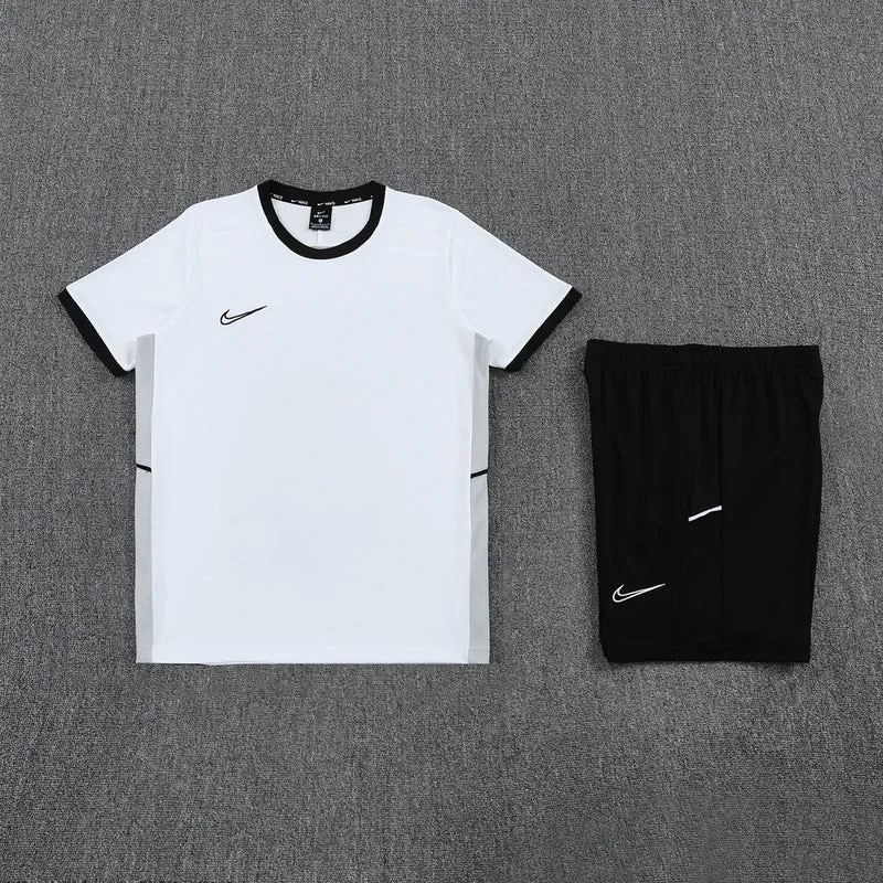 Nike Set Herren Trikot Weiß und Shorts Schwarz