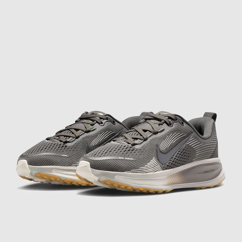 Nike Straßenlaufschuh (ältere Kinder) Vomero 18