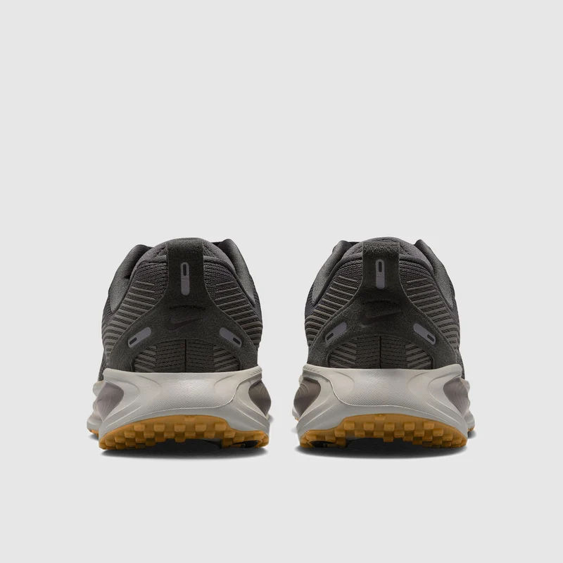 Nike Straßenlaufschuh (ältere Kinder) Vomero 18