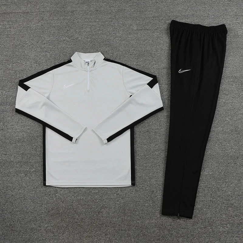 Herren-Trainingsanzug mit Jacke und Hose von Nike
