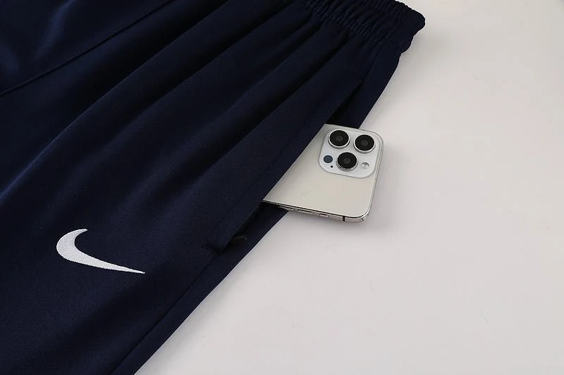Nike Trainingsanzug Jacke Weiß und Hose Dunkelblau Herren