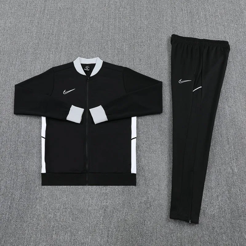 Nike Trainingsanzug Jacke und Hose Schwarz