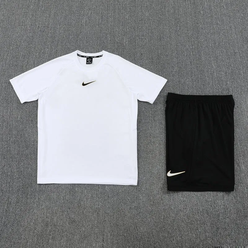 Nike Herren Set Trikot Weiß und Shorts Schwarz