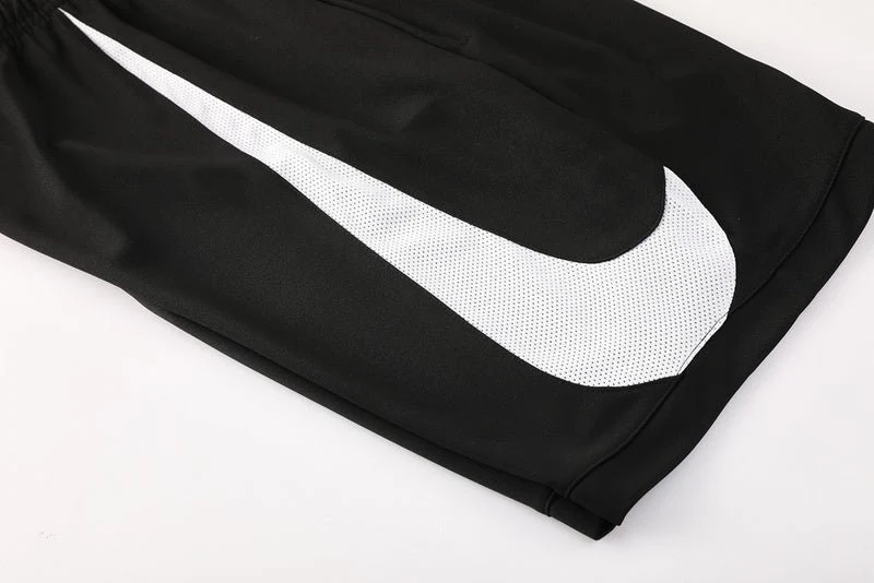 Nike Herren Set Trikot Weiß und Shorts Schwarz