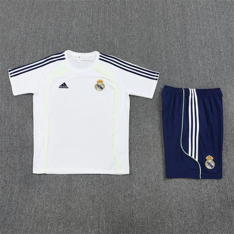 Real Madrid Madrid Trainingsset 25/26 Trikot Weiß und Shorts