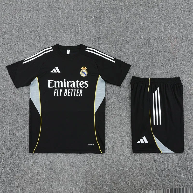 Real Madrid Madrid Trainingsset 25/26 Trikot und Shorts Schwarz