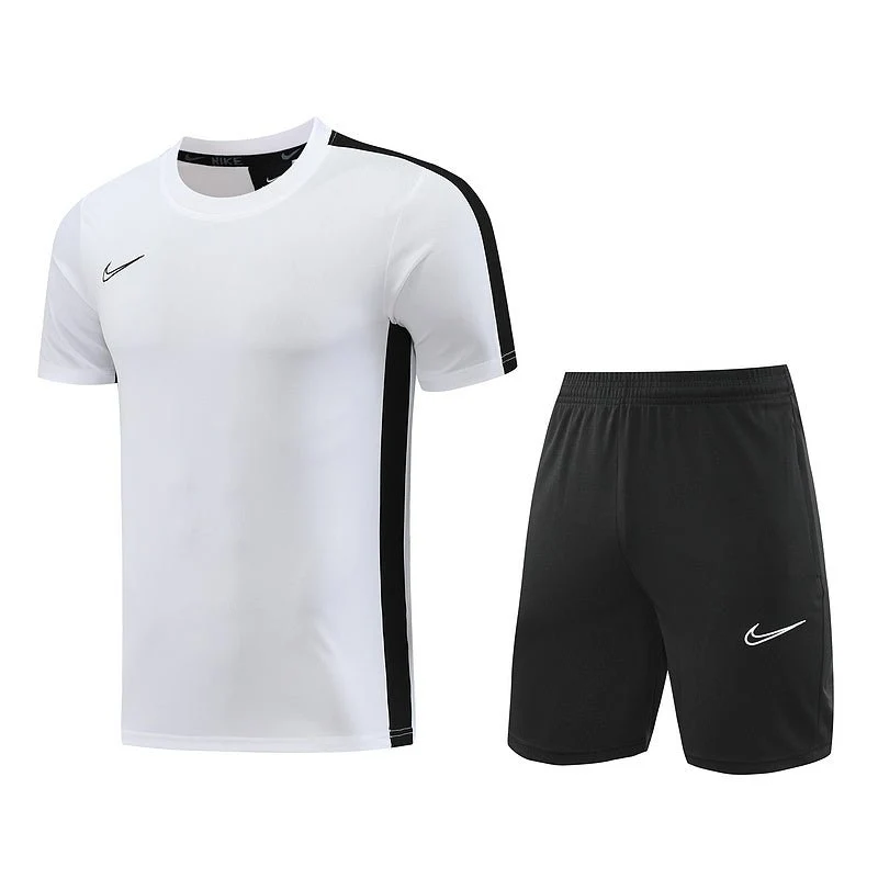 Nike Set Herren Trikot und Shorts