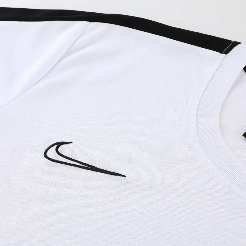 Nike Set Herren Trikot und Shorts