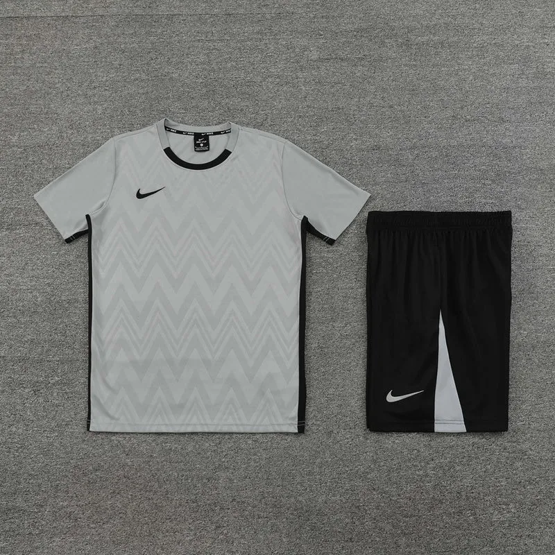 Nike Set Herren Trikot und Shorts