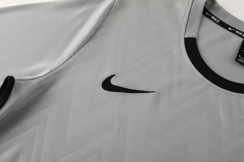 Nike Set Herren Trikot und Shorts