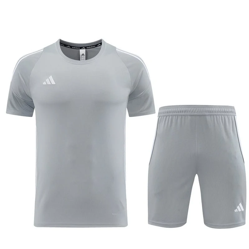 Adidas Set Herren Trikot und Shorts