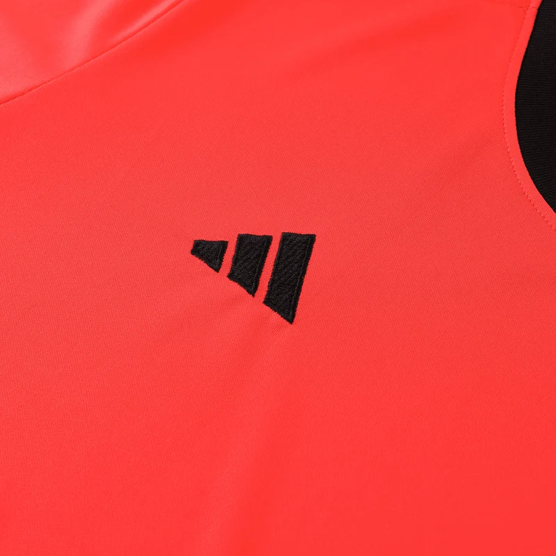 Adidas Set Herren Trikot und Shorts