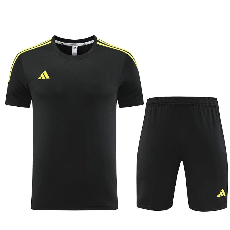 Adidas Set Herren Trikot und Shorts