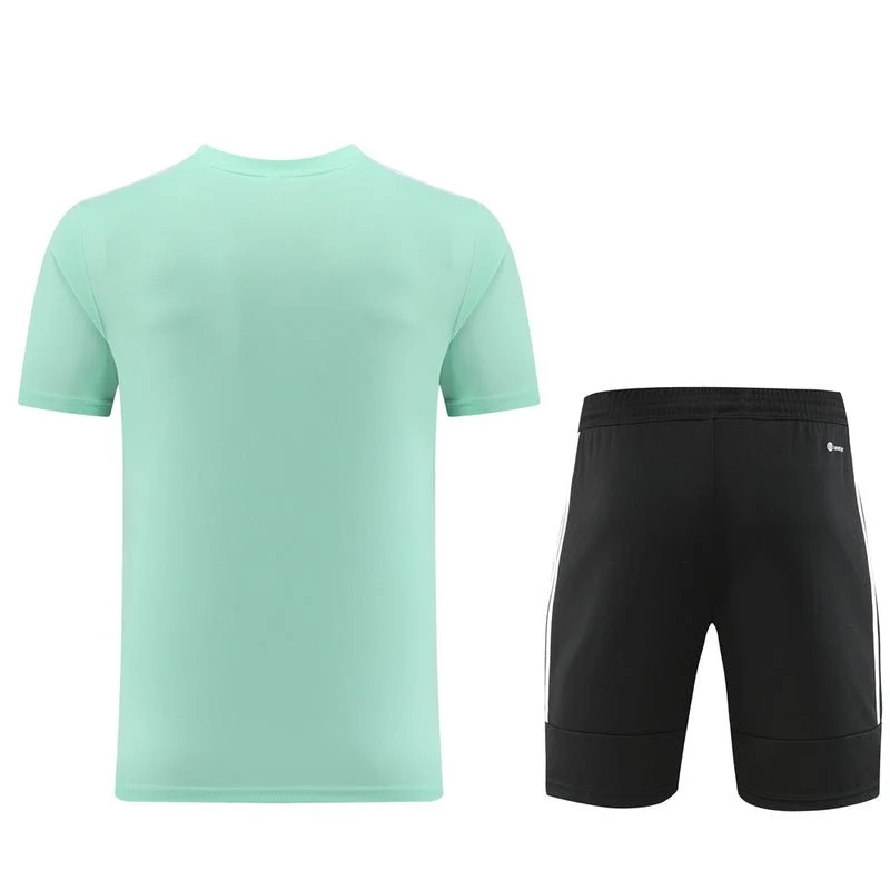 Adidas Set Herren Trikot und Shorts
