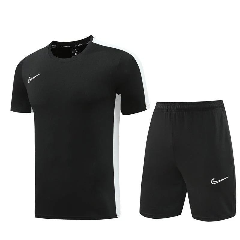 Nike Set Herren Trikot und Shorts