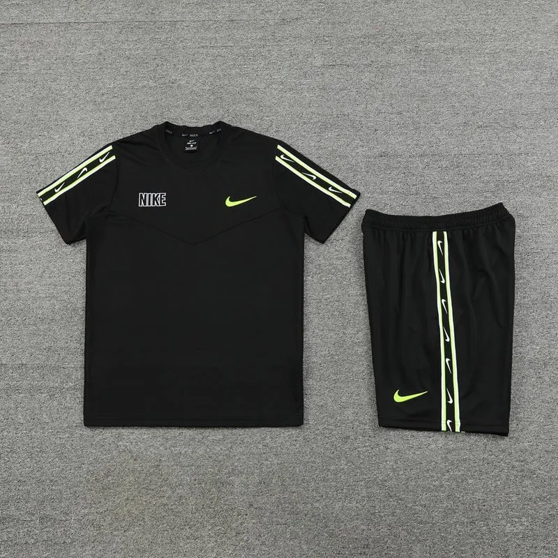 Nike Set Herren Trikot und Shorts