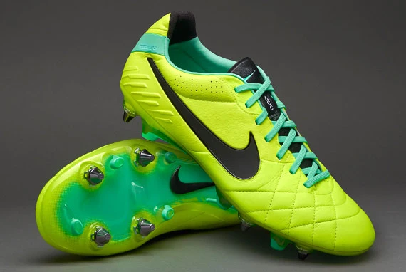 Nike Tiempo Legend IV SG Pro Fußballschuhe