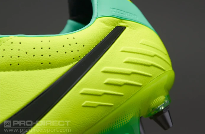 Nike Tiempo Legend IV SG Pro Fußballschuhe