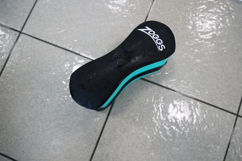 Swimming Pullbuoy