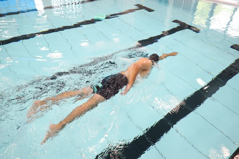 Swimming Pullbuoy