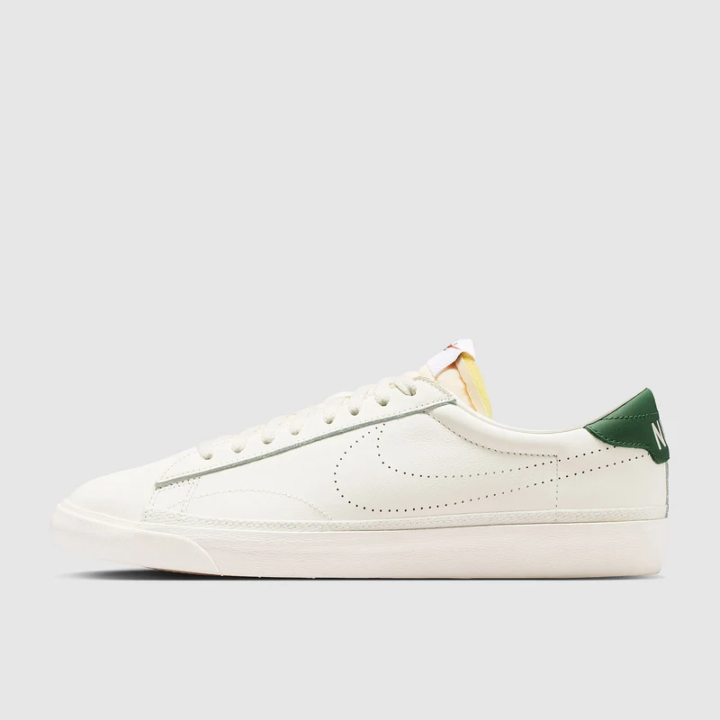 Nike Sportswear Tennis Classic AC