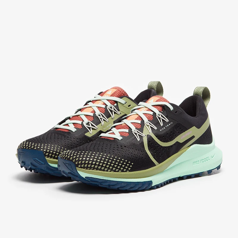 Nike Damen React Pegasus Trail 4