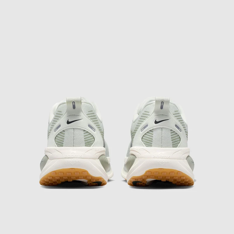 Nike Vomero 18