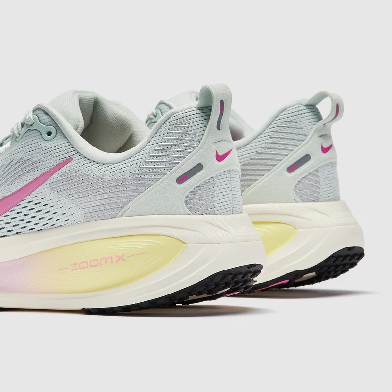 Nike Damen Vomero 18