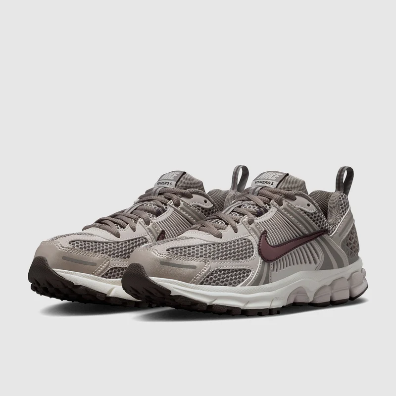 Nike Schuhe mit reflektierenden Akzenten für ältere Kinder V