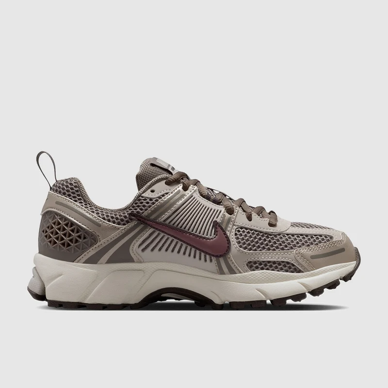 Nike Schuhe mit reflektierenden Akzenten für ältere Kinder V