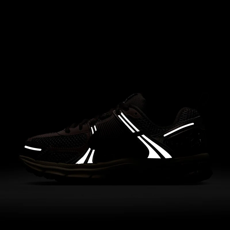 Nike Schuhe mit reflektierenden Akzenten für ältere Kinder V