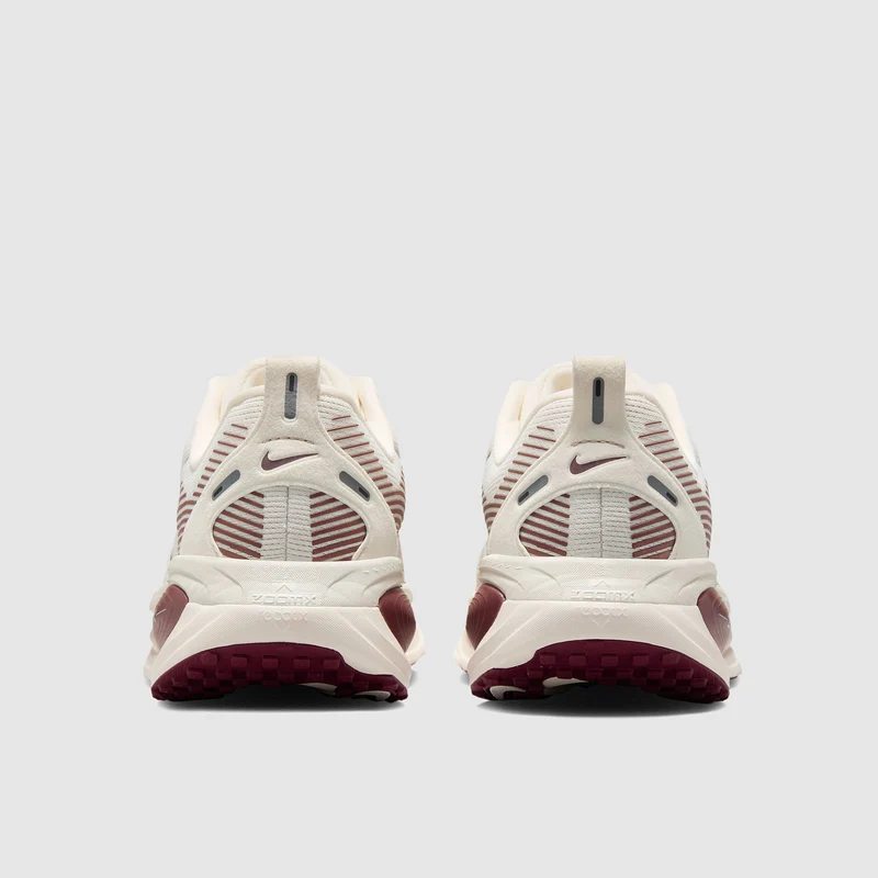 Nike Straßenlaufschuh (Damen) Vomero 18