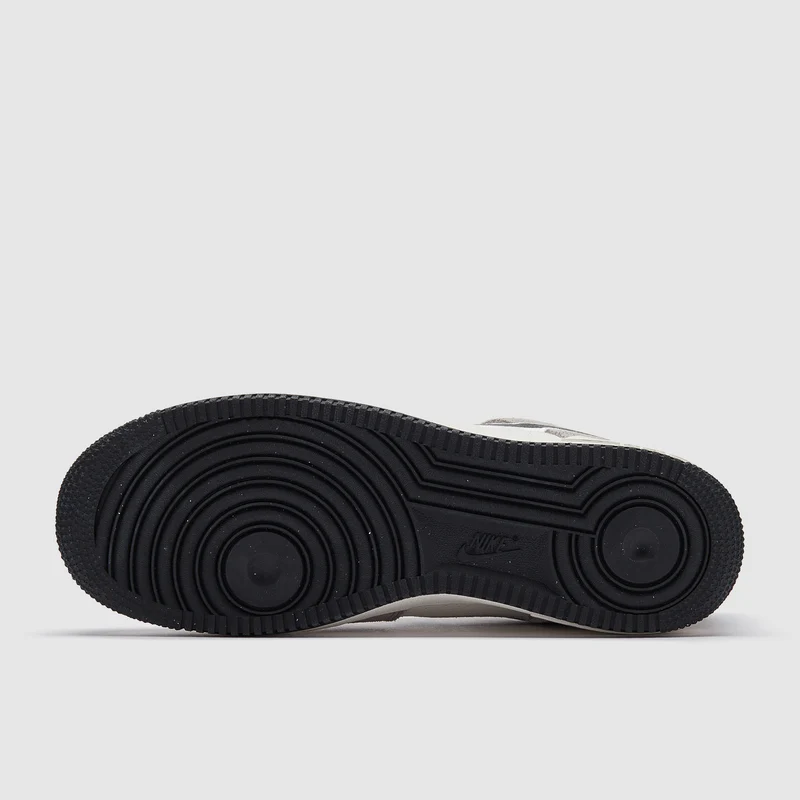 Nike Sportswear Air Force 1 '07 LV8