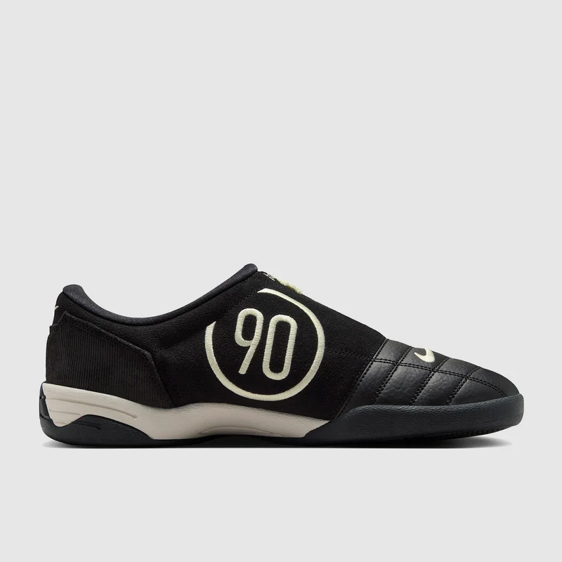 Nike Herrenschuh Total 90