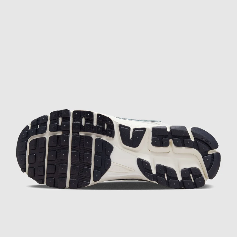 Nike Schuh (Damen) Zoom Vomero 5