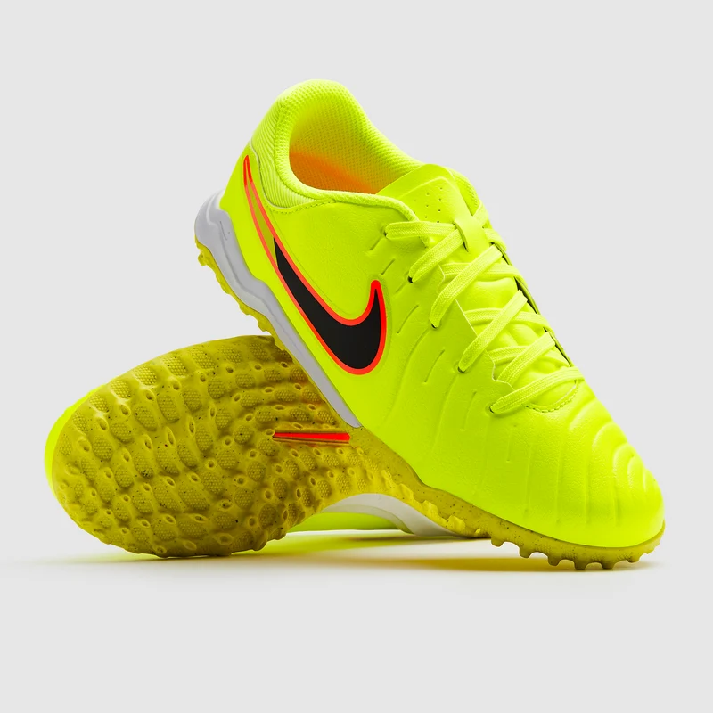 Nike Low Top Turf
