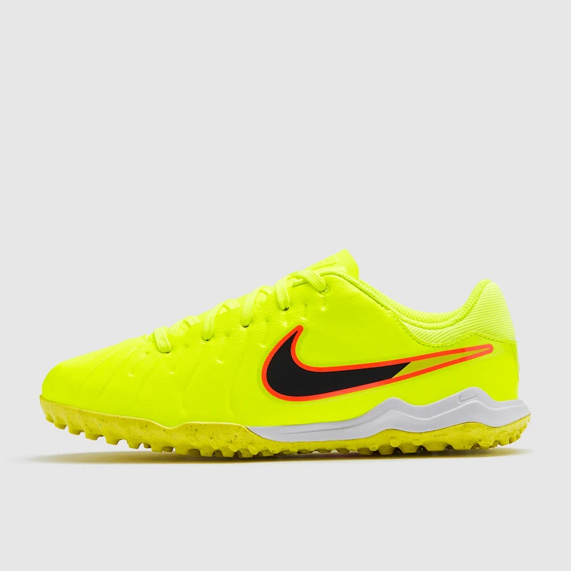 Nike Low Top Turf