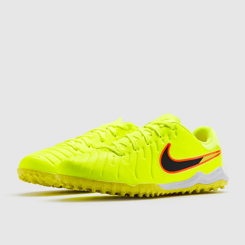Nike Low Top Turf