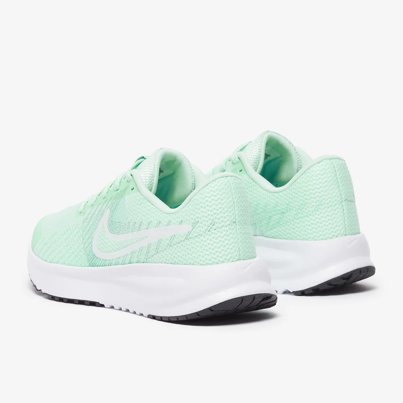 Nike Damen Run Defy