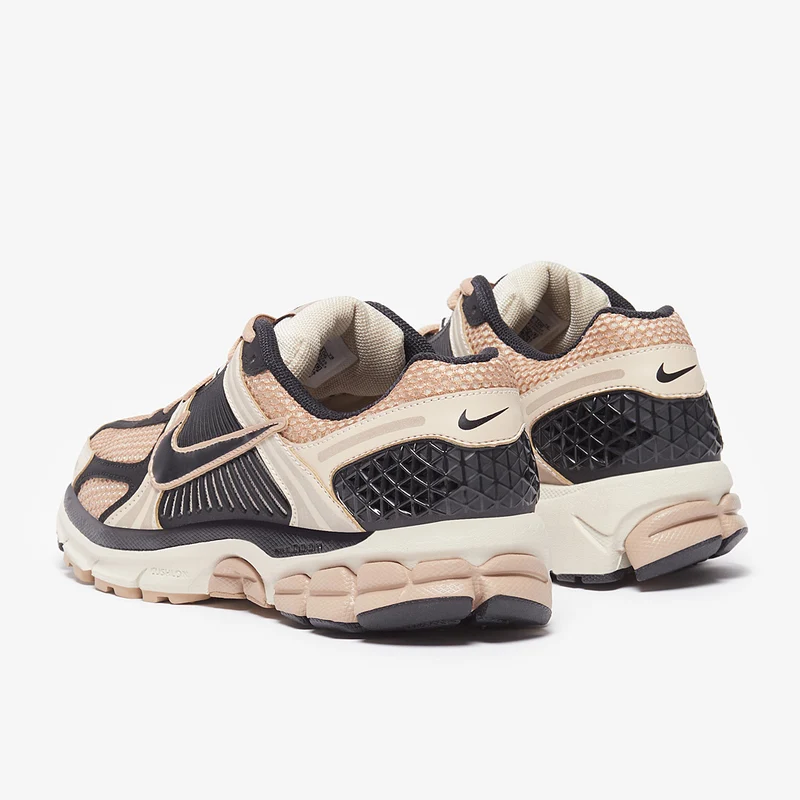 Nike Damenschuh Zoom Vomero 5