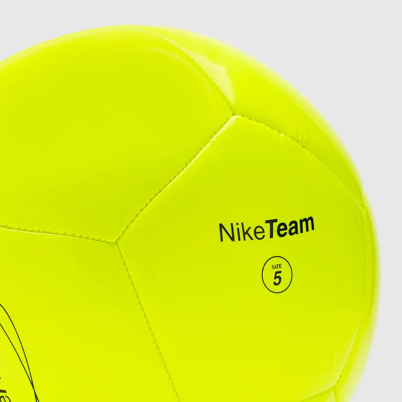 Nike Pitch Team Football