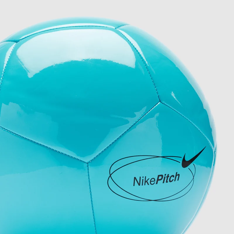 Nike Pitch Team Football