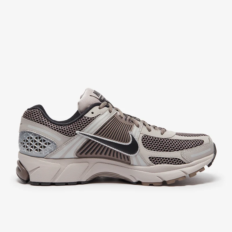 Nike Herrenschuh Zoom Vomero 5