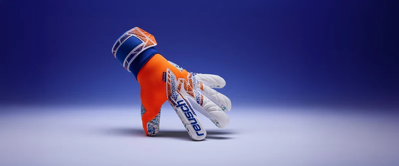 Reusch Attrakt Fusion